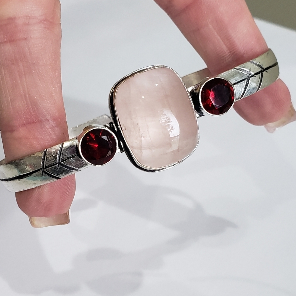 Beautiful Handmade Pink Solar Quartz Garnet 925 Bangle Bracelet - Picture 2 of 12